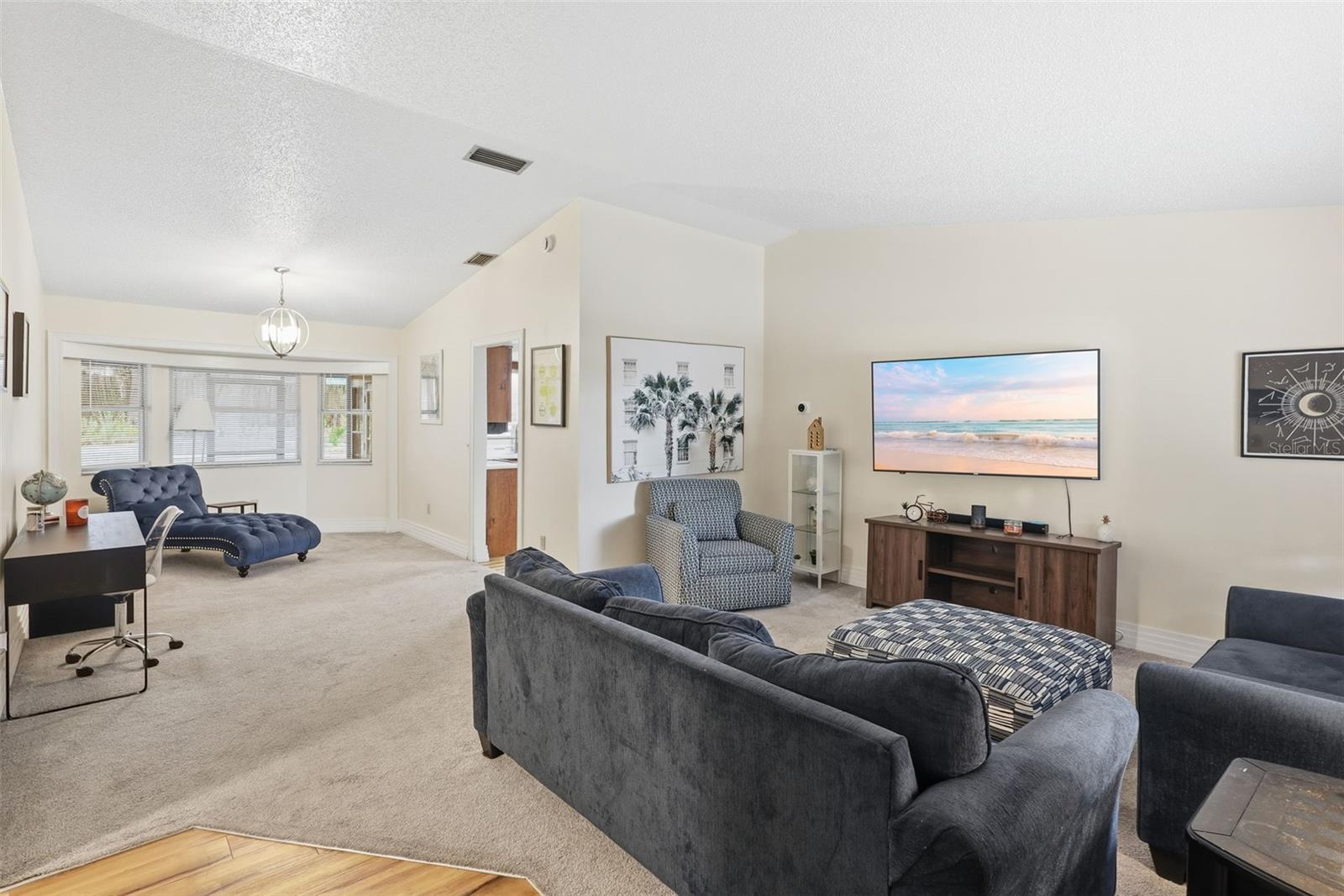 Image 7 of 42 For 244 Angeles Road