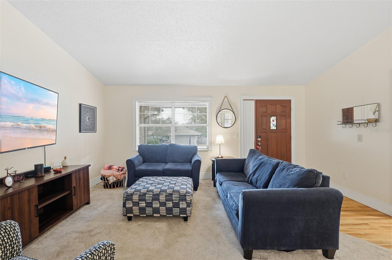 Image 8 of 42 For 244 Angeles Road