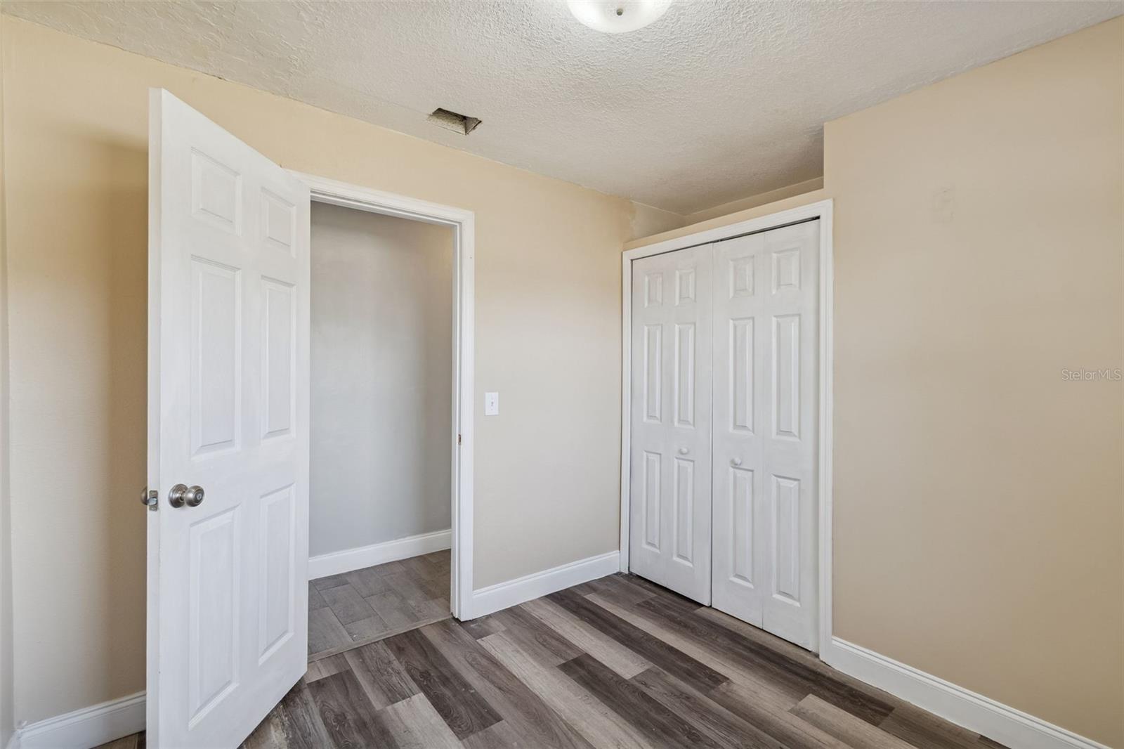 Image 16 of 50 For 1402 Rolling Green Drive