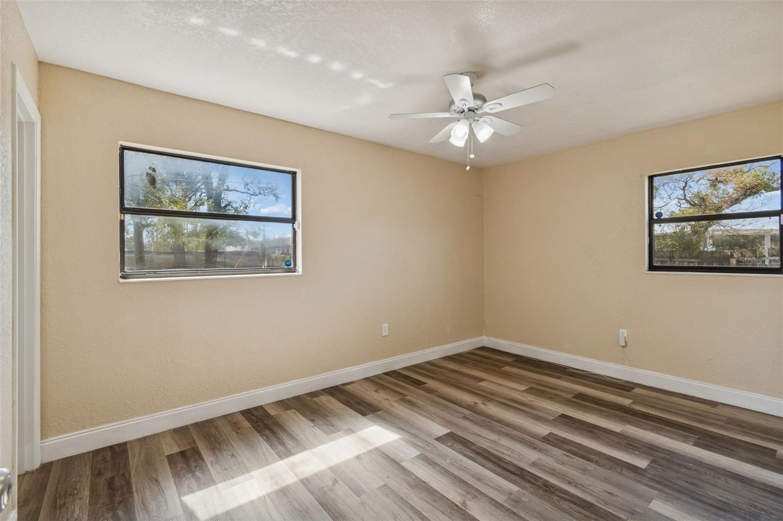 Image 17 of 50 For 1402 Rolling Green Drive