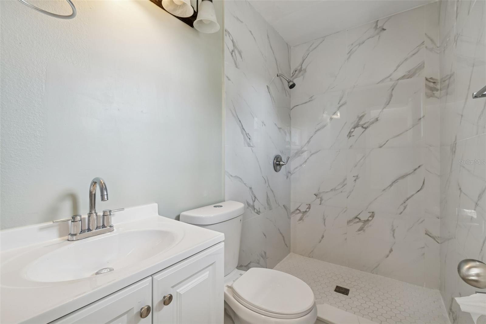 Image 20 of 50 For 1402 Rolling Green Drive