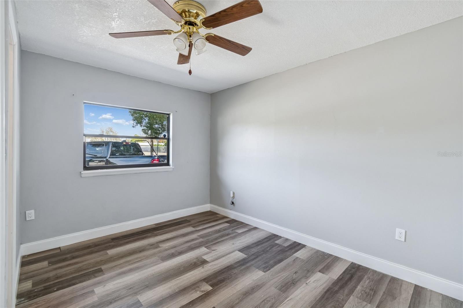 Image 33 of 50 For 1402 Rolling Green Drive