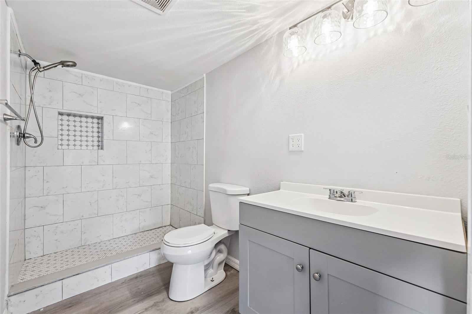 Image 15 of 20 For 1116 19th Street