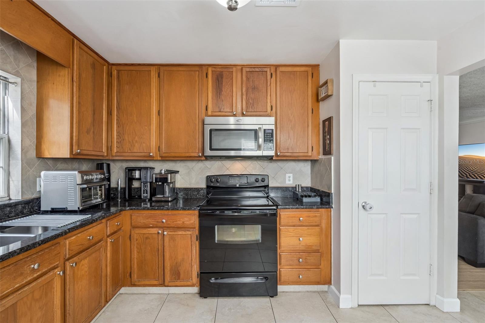 Image 12 of 39 For 8201 Olympia Court 8201