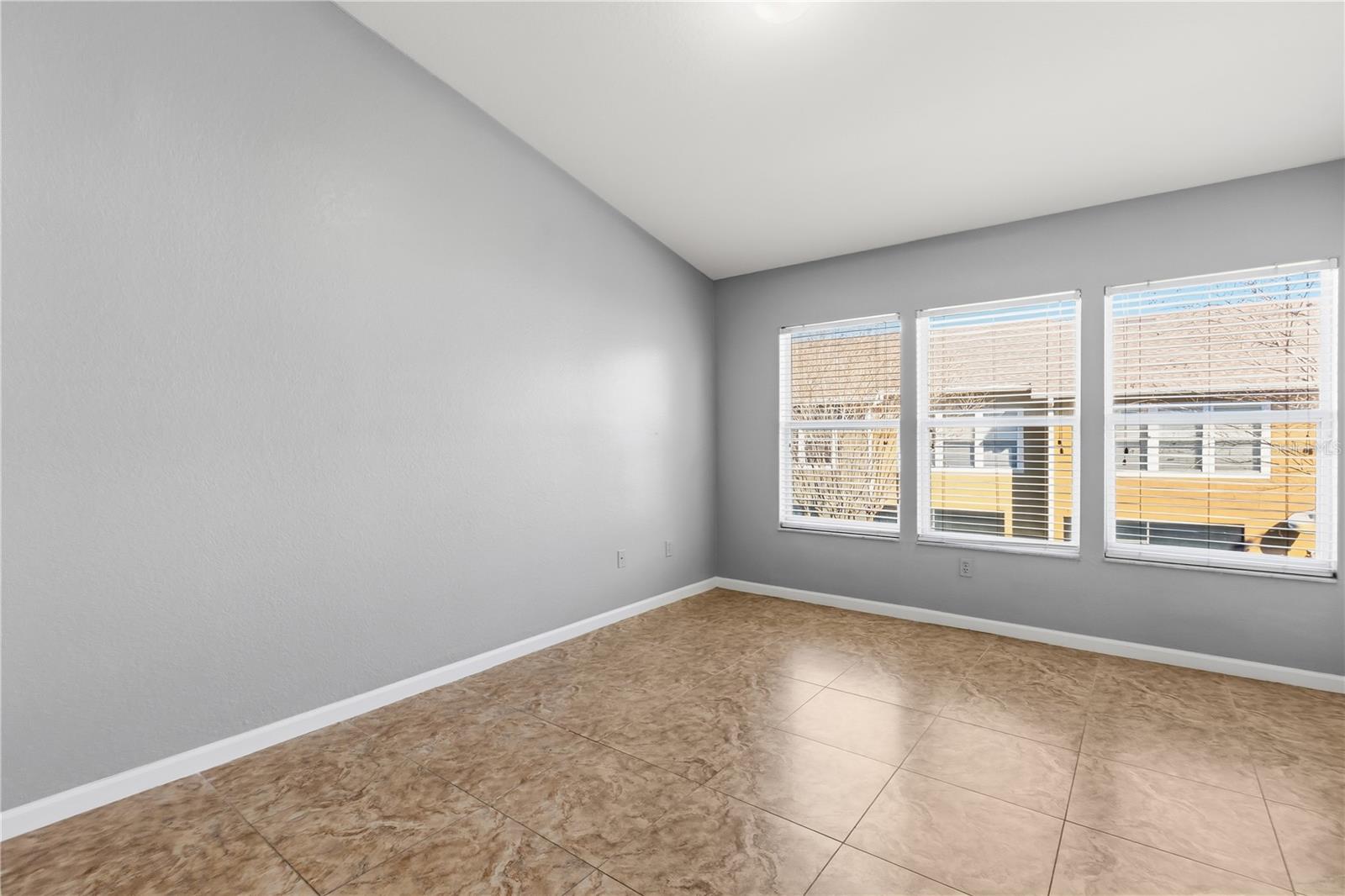 Image 11 of 32 For 1450 Stockton Drive