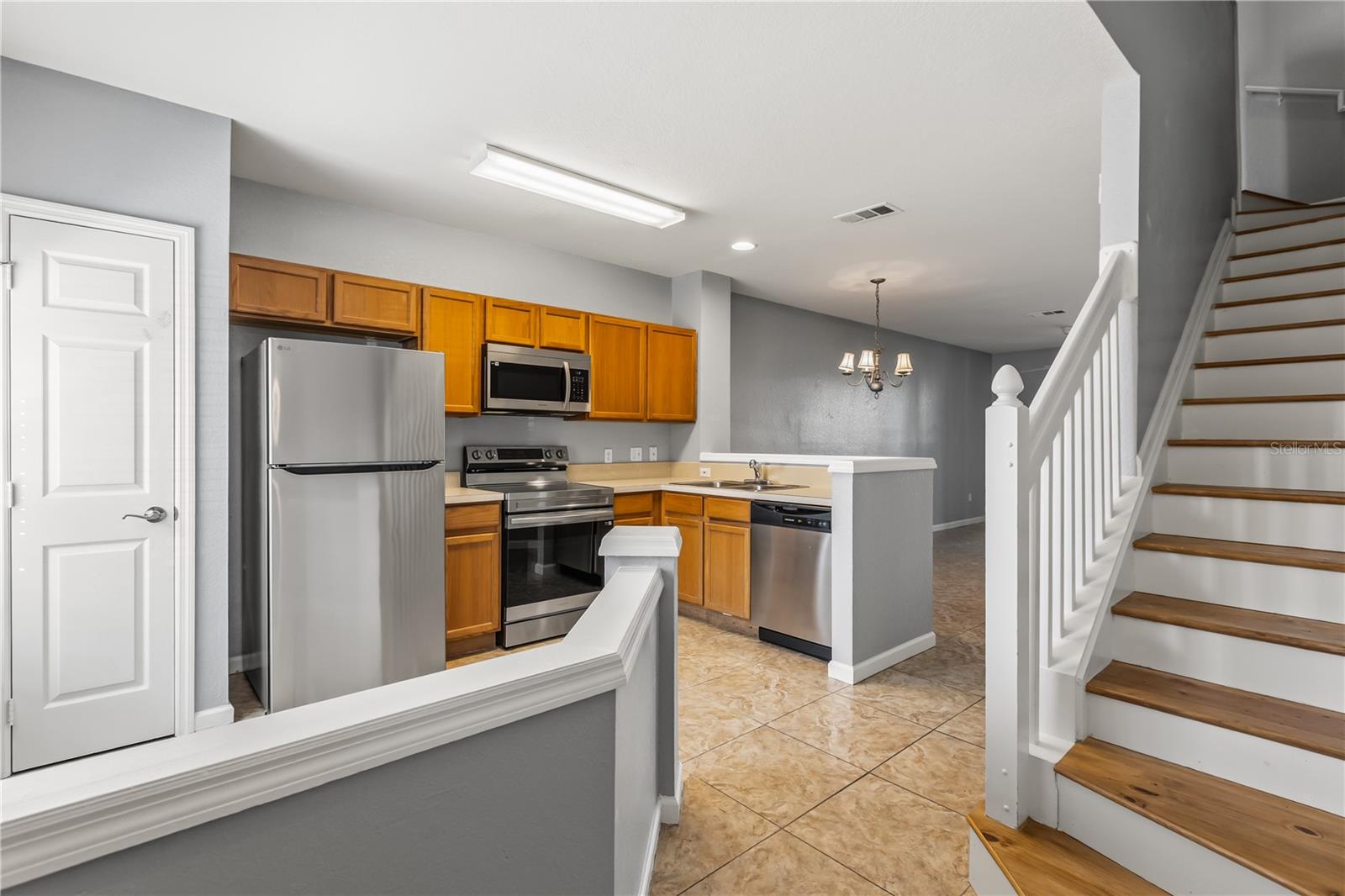 Image 8 of 32 For 1450 Stockton Drive