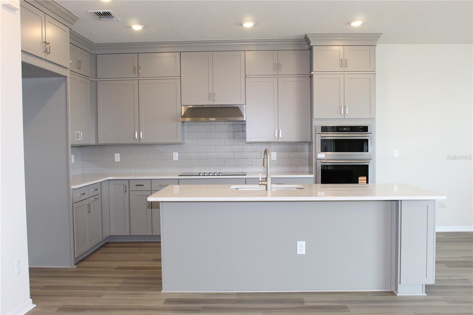 Image 13 of 78 For 10117 Hadley Street