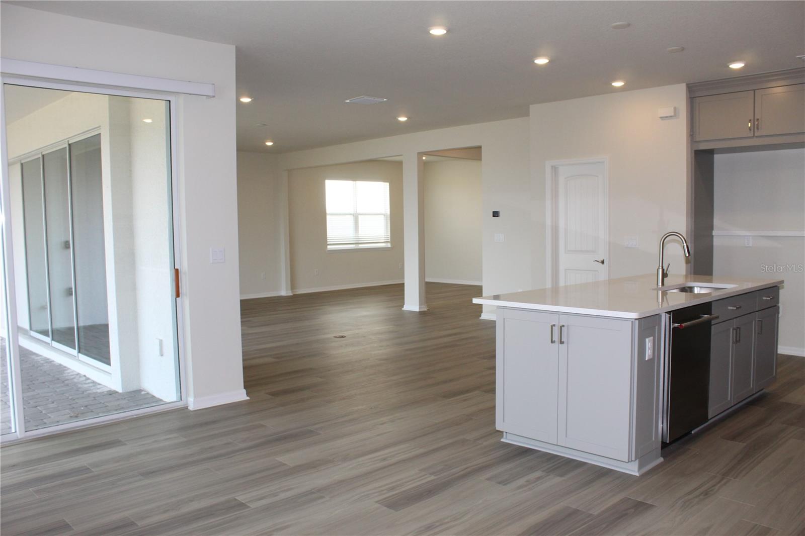 Image 17 of 78 For 10117 Hadley Street