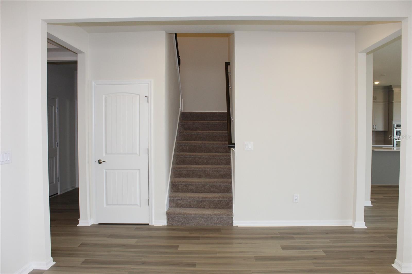 Image 28 of 78 For 10117 Hadley Street