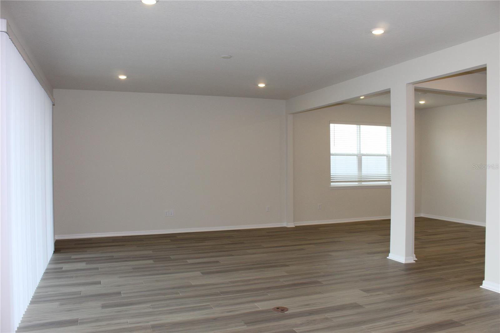 Image 4 of 78 For 10117 Hadley Street