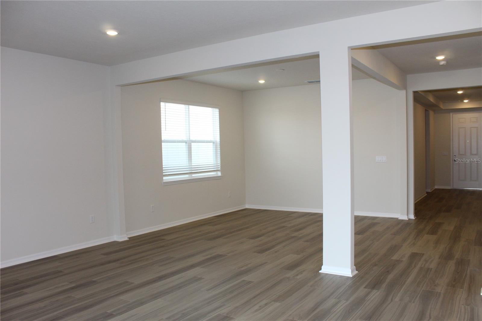 Image 7 of 78 For 10117 Hadley Street