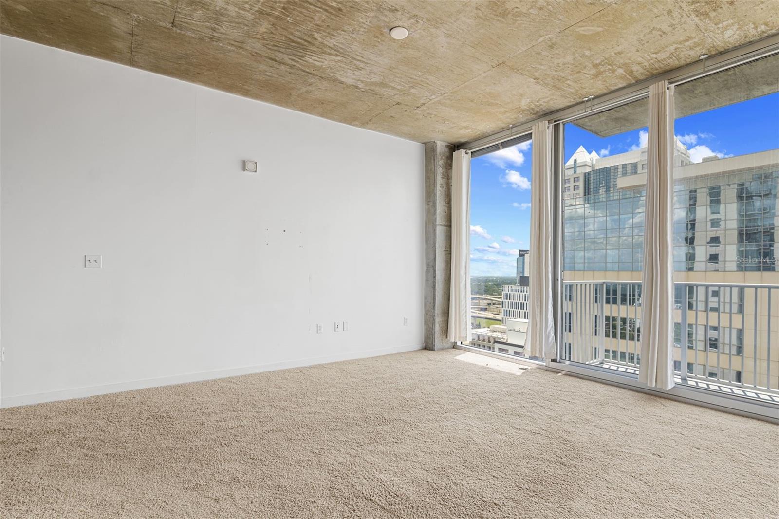 Image 10 of 23 For 155 Court Avenue 2008