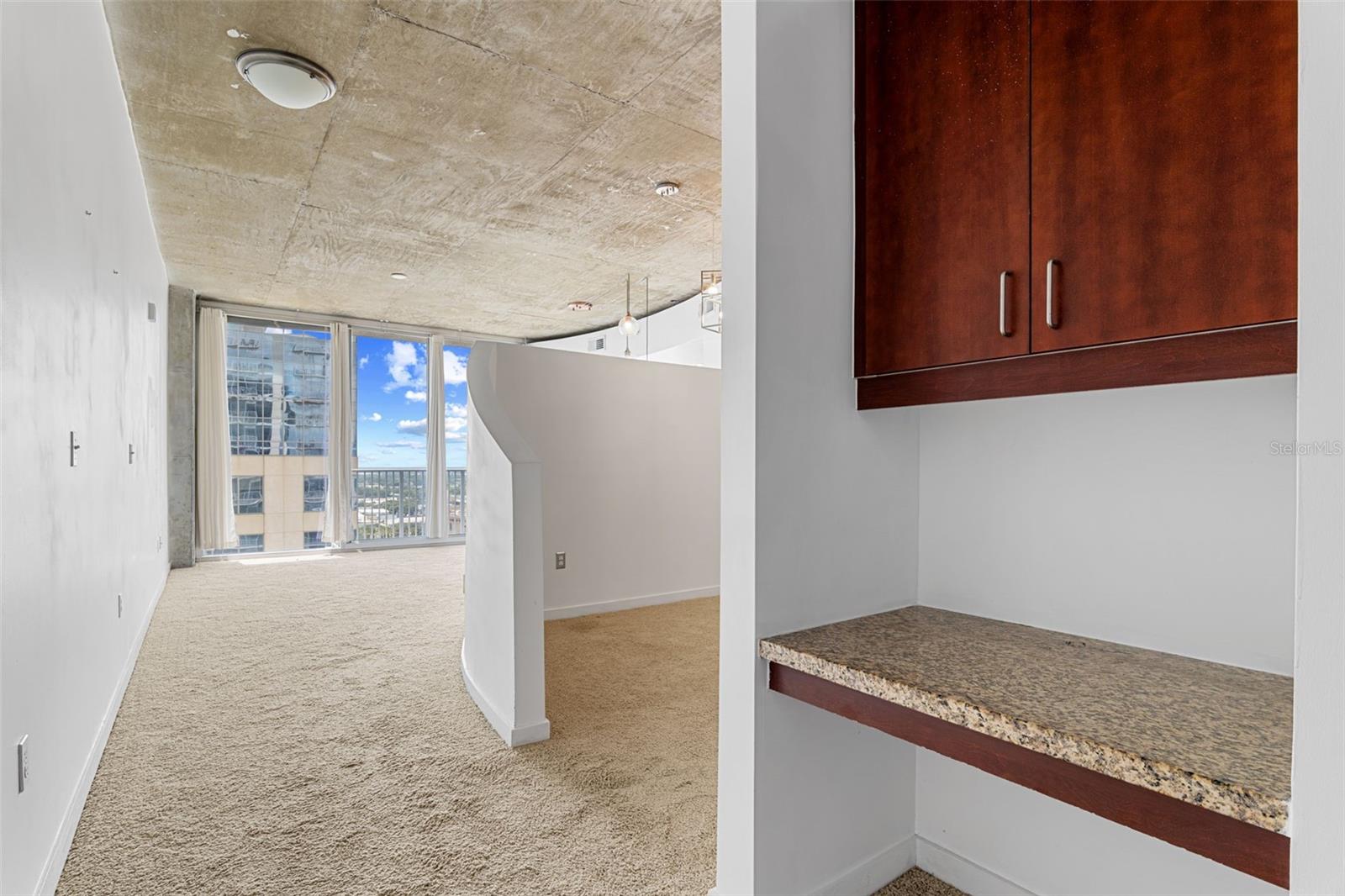 Image 12 of 23 For 155 Court Avenue 2008