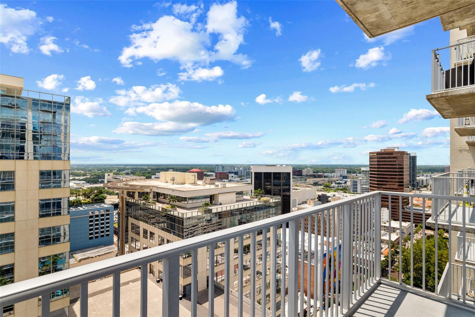 Image 20 of 23 For 155 Court Avenue 2008