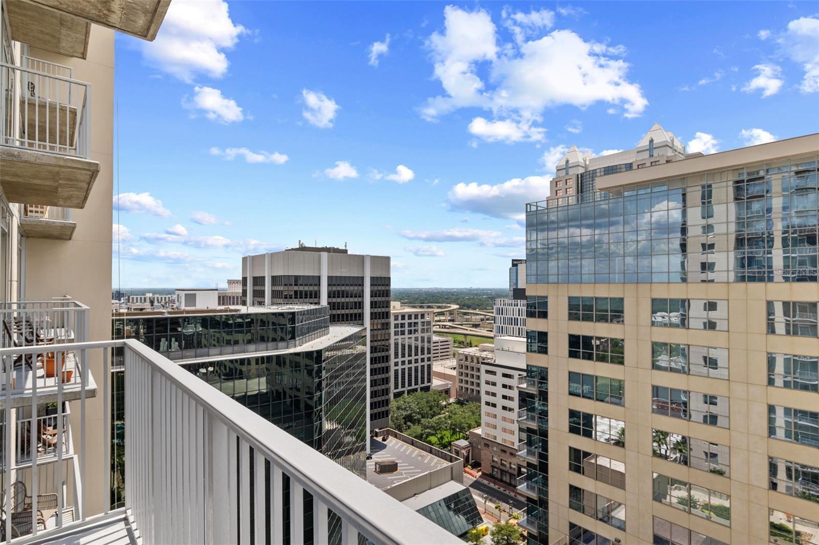 Image 21 of 23 For 155 Court Avenue 2008