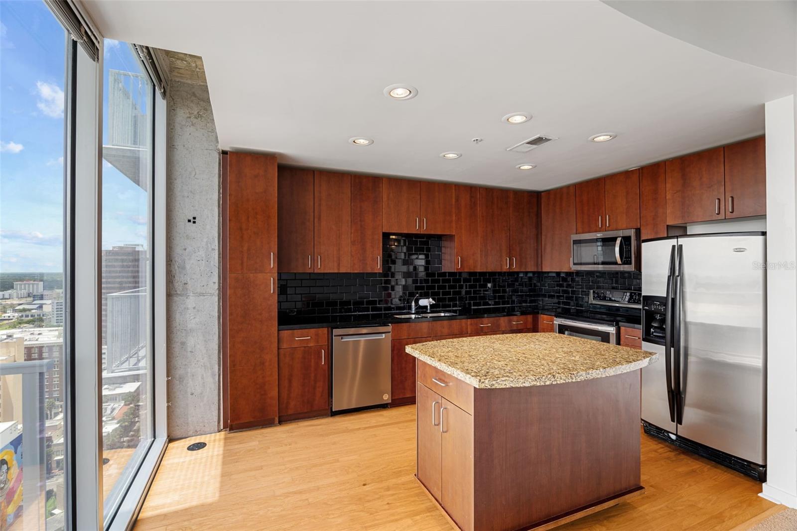 Image 4 of 23 For 155 Court Avenue 2008