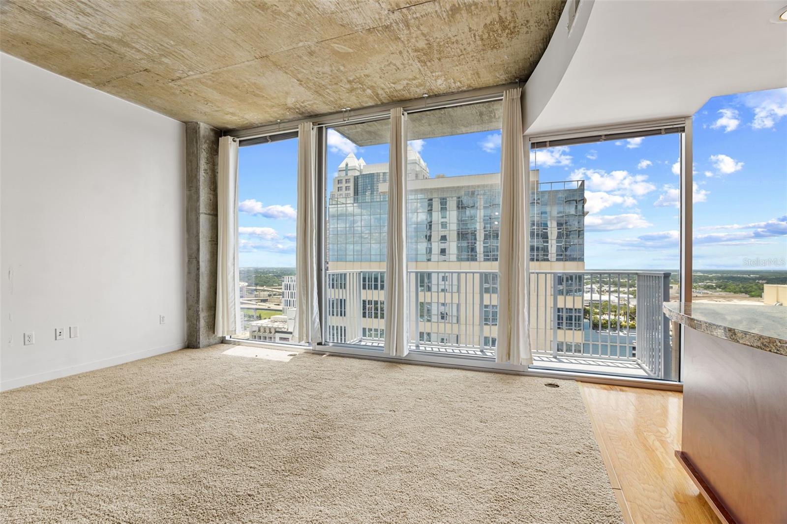 Image 9 of 23 For 155 Court Avenue 2008