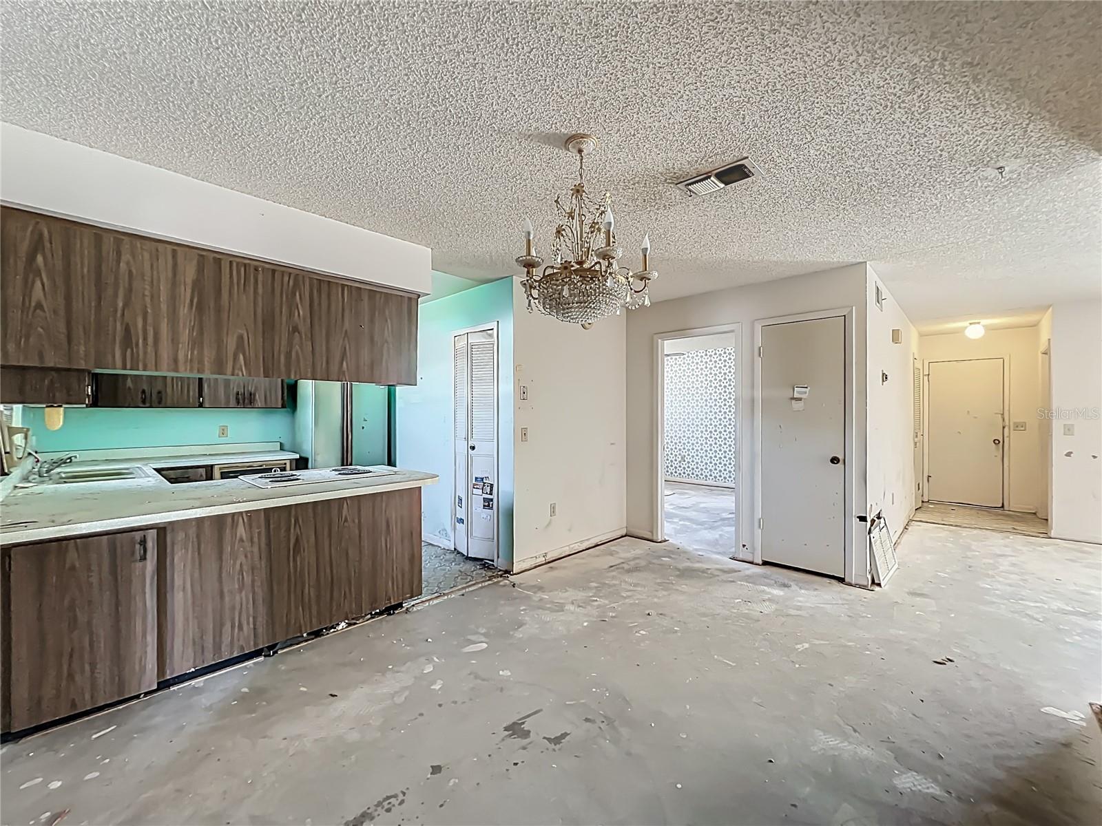 Image 13 of 54 For 7623 Dione Court