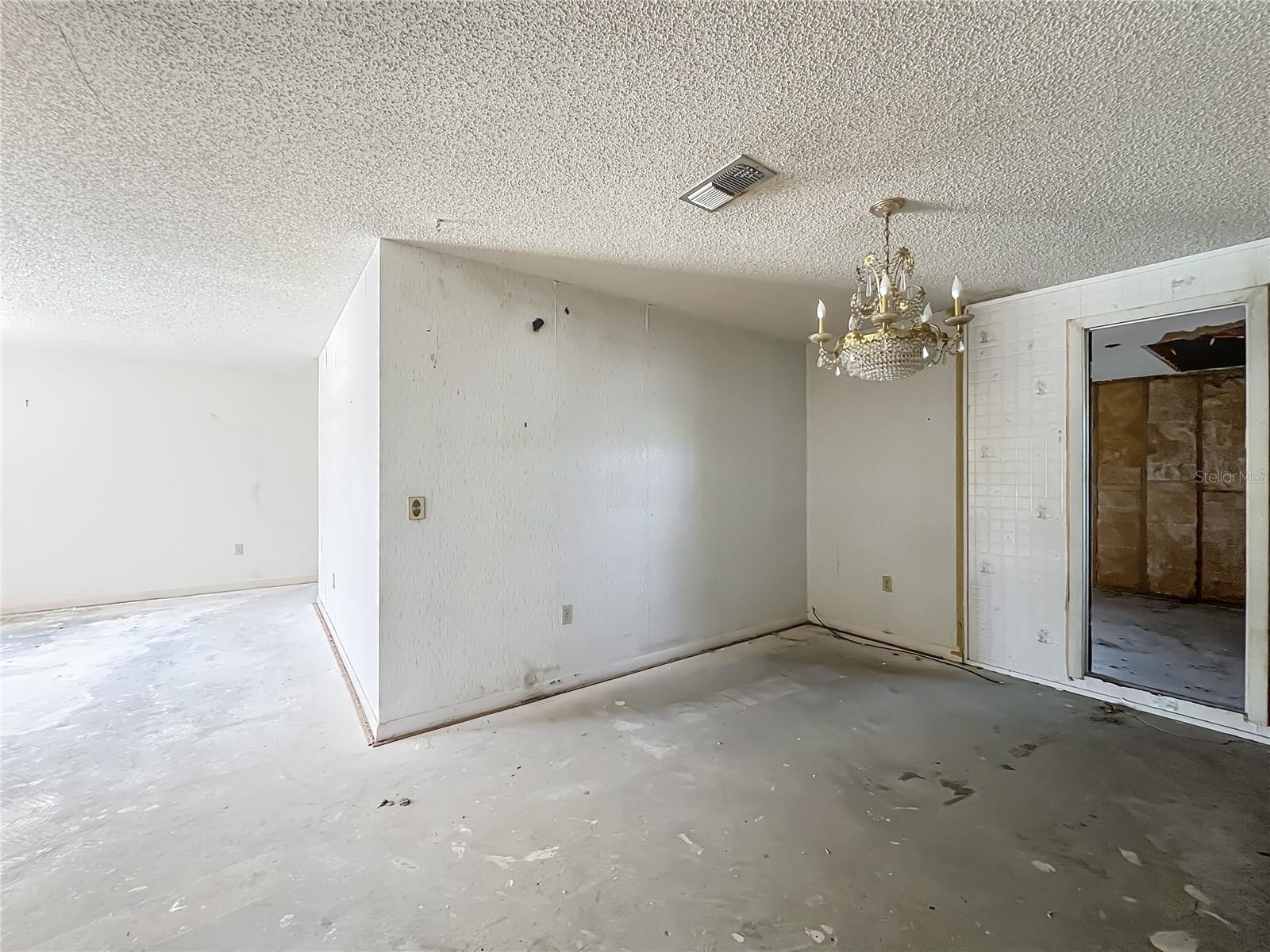 Image 14 of 54 For 7623 Dione Court