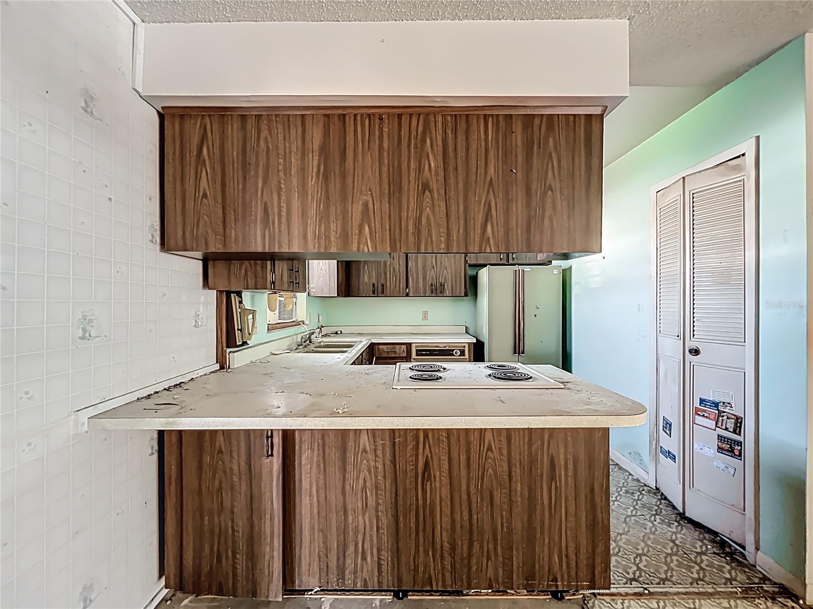 Image 16 of 54 For 7623 Dione Court