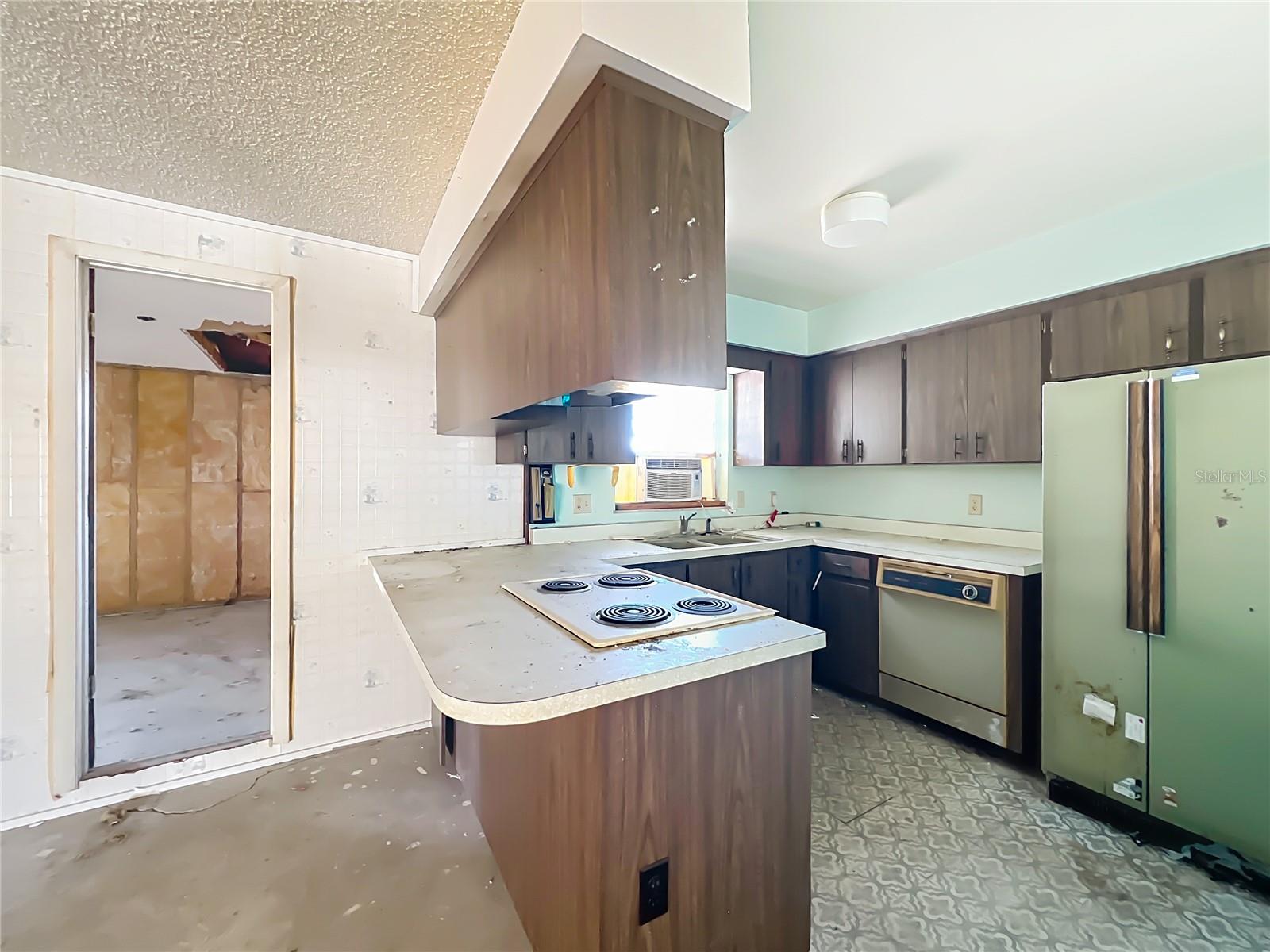 Image 17 of 54 For 7623 Dione Court