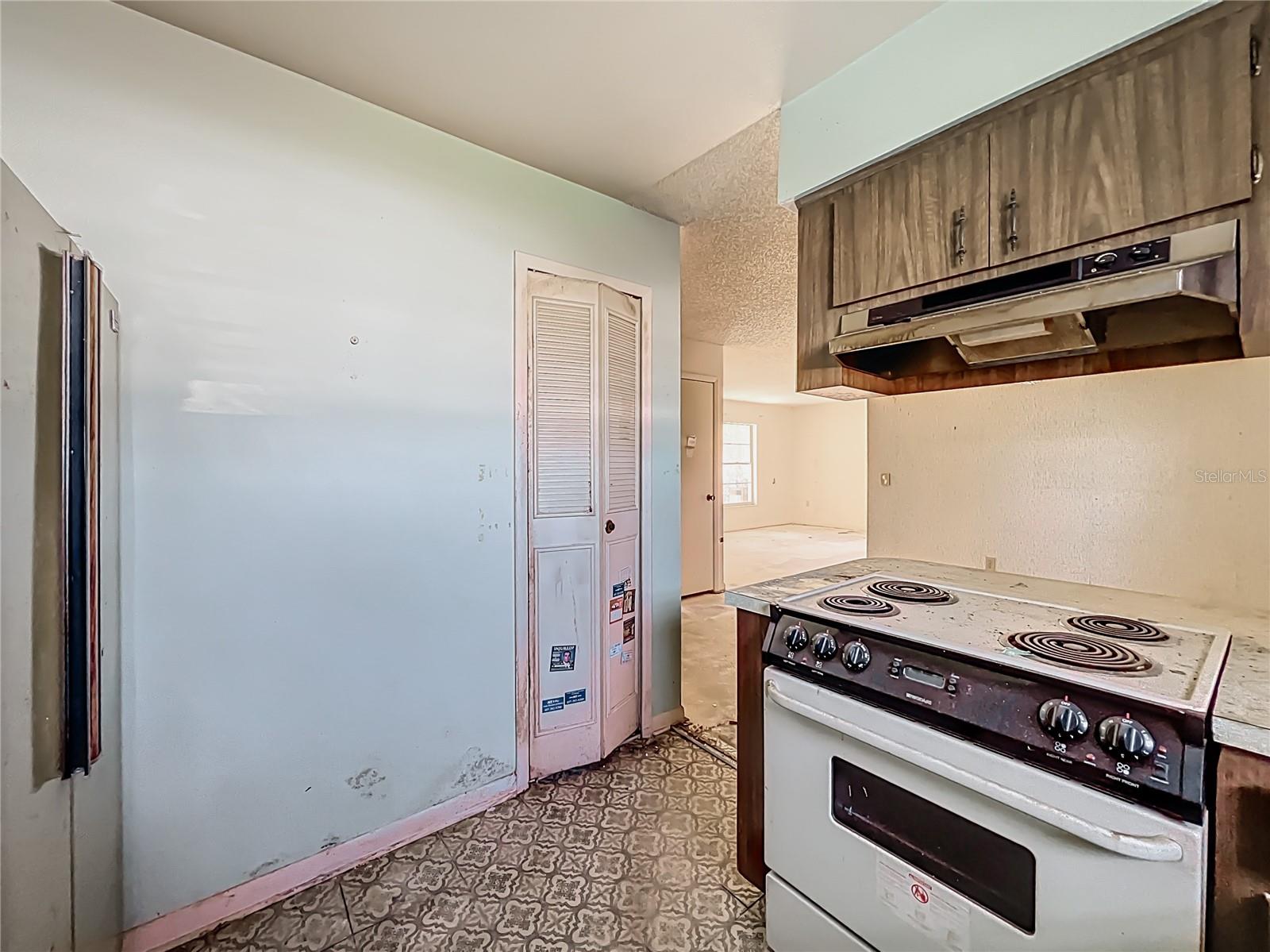 Image 23 of 54 For 7623 Dione Court