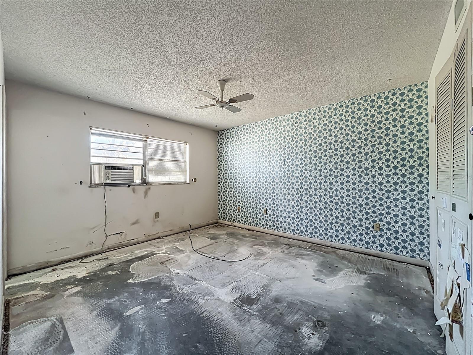 Image 34 of 54 For 7623 Dione Court