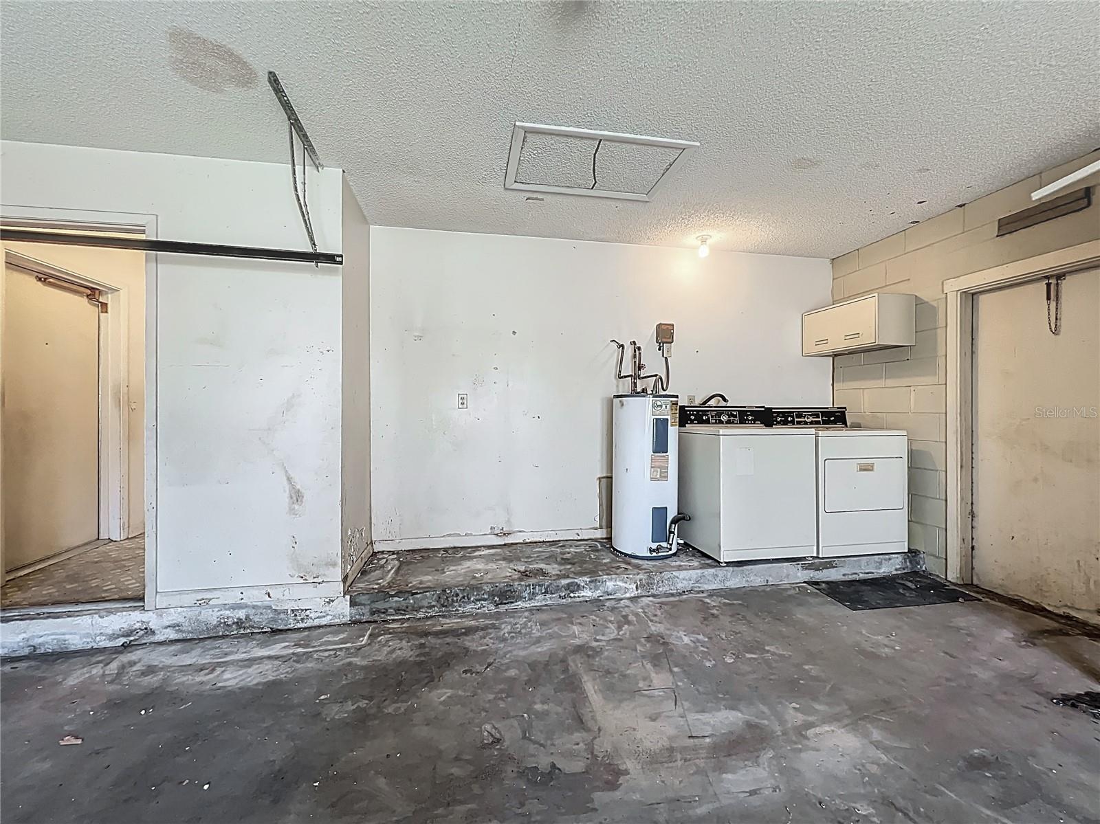 Image 41 of 54 For 7623 Dione Court