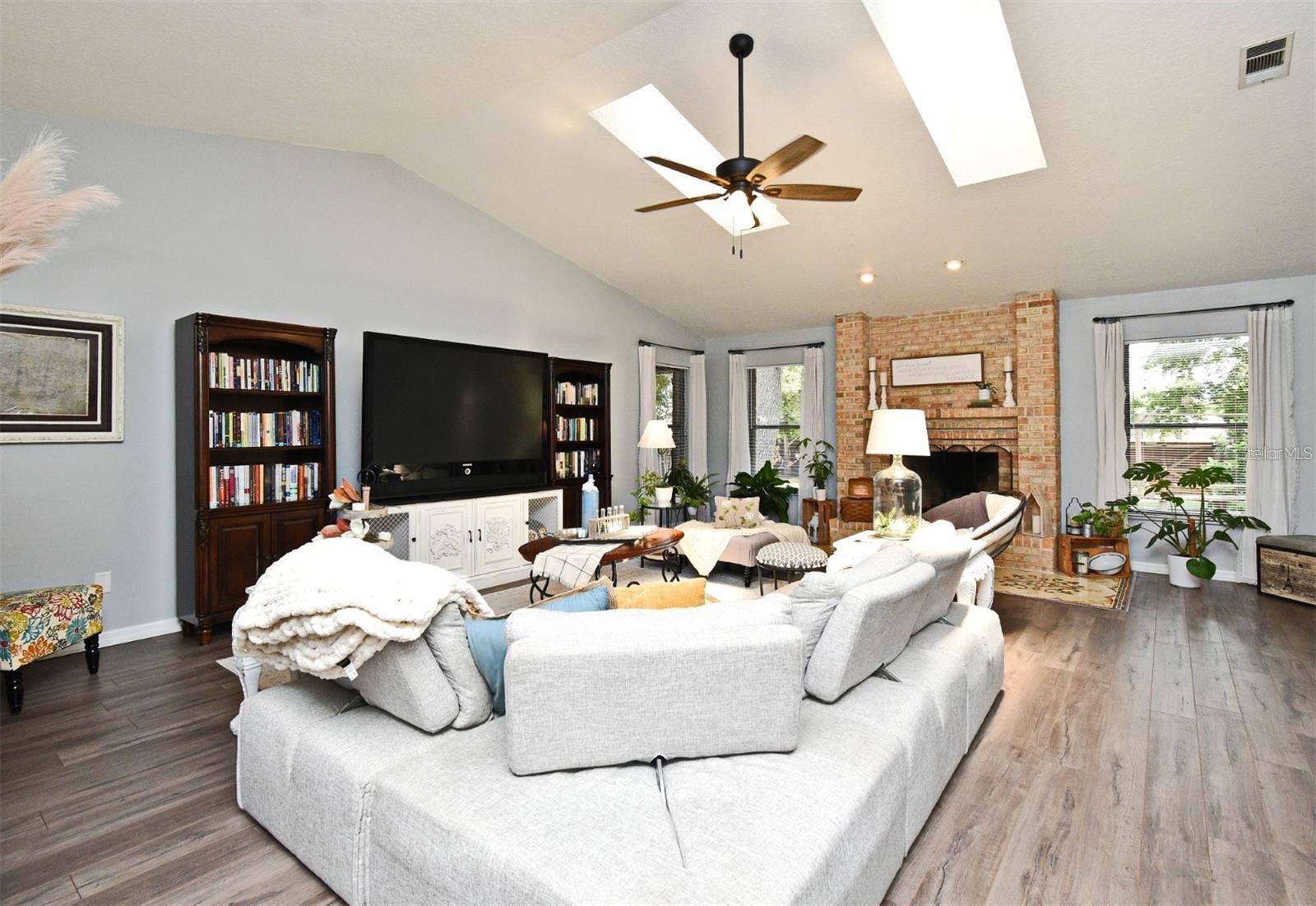 Image 8 of 36 For 26 Canter Club Court