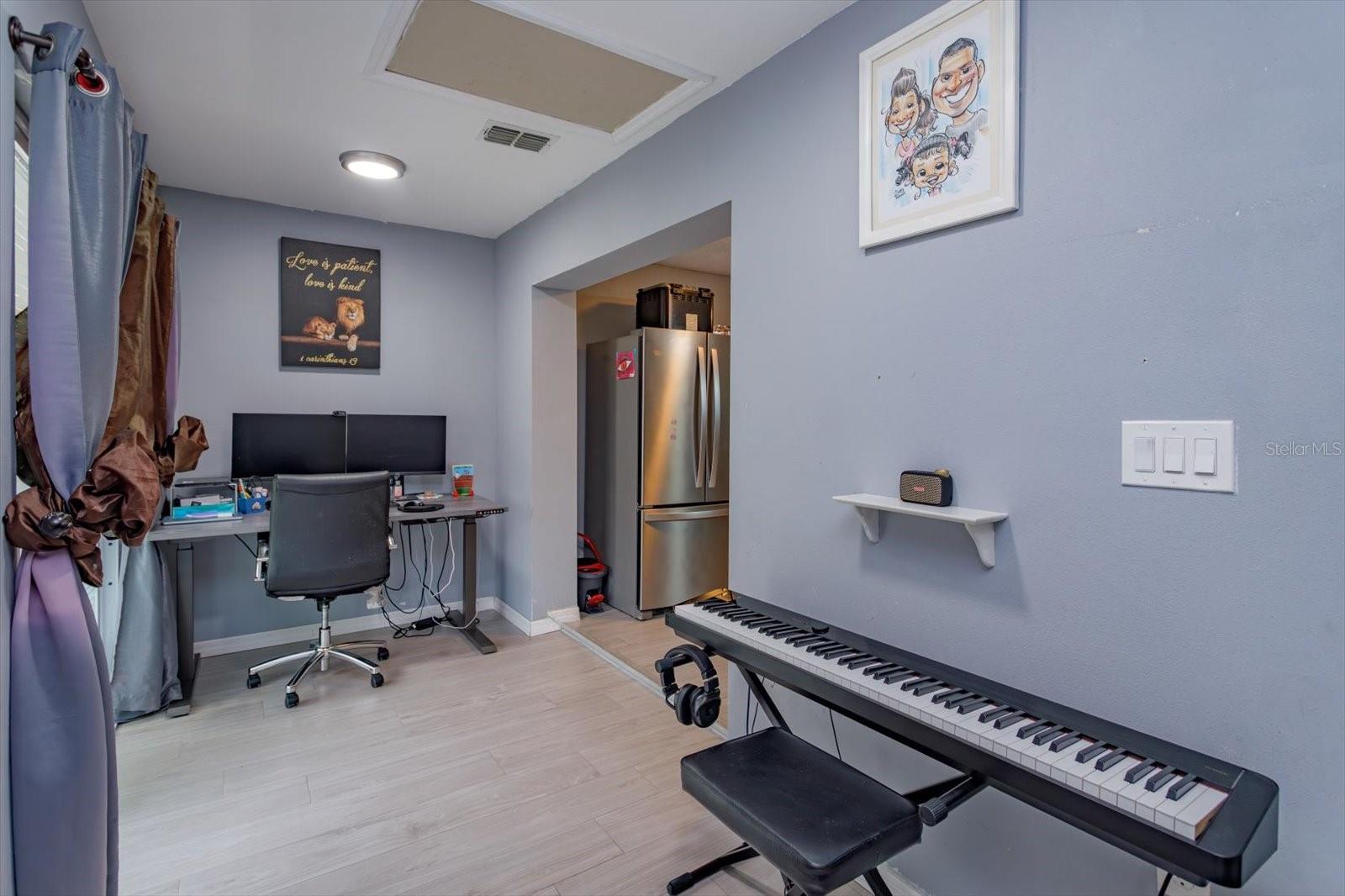 Image 14 of 25 For 3112 Oranole Road