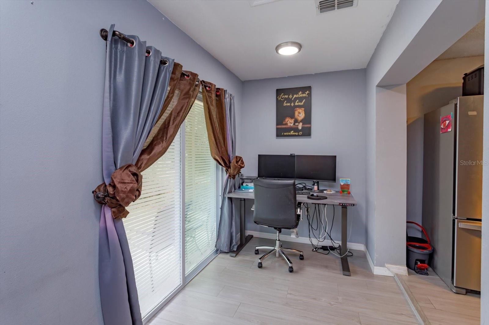 Image 15 of 25 For 3112 Oranole Road