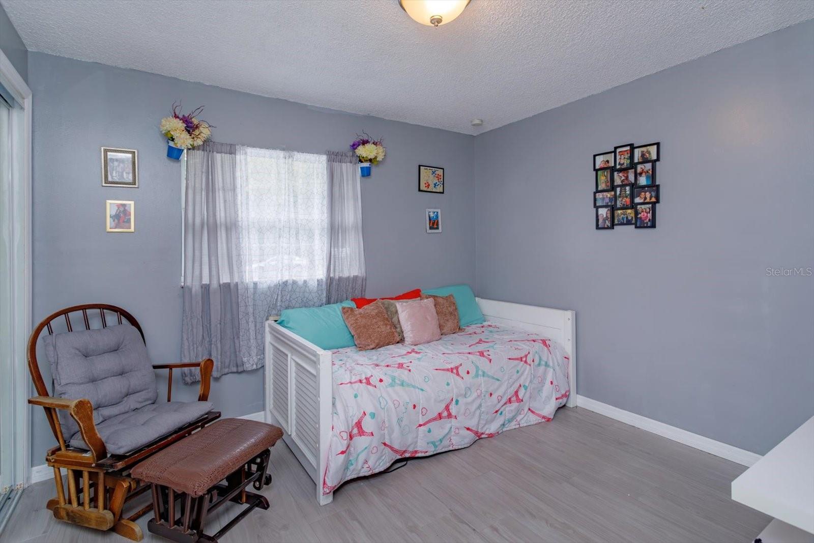 Image 19 of 25 For 3112 Oranole Road