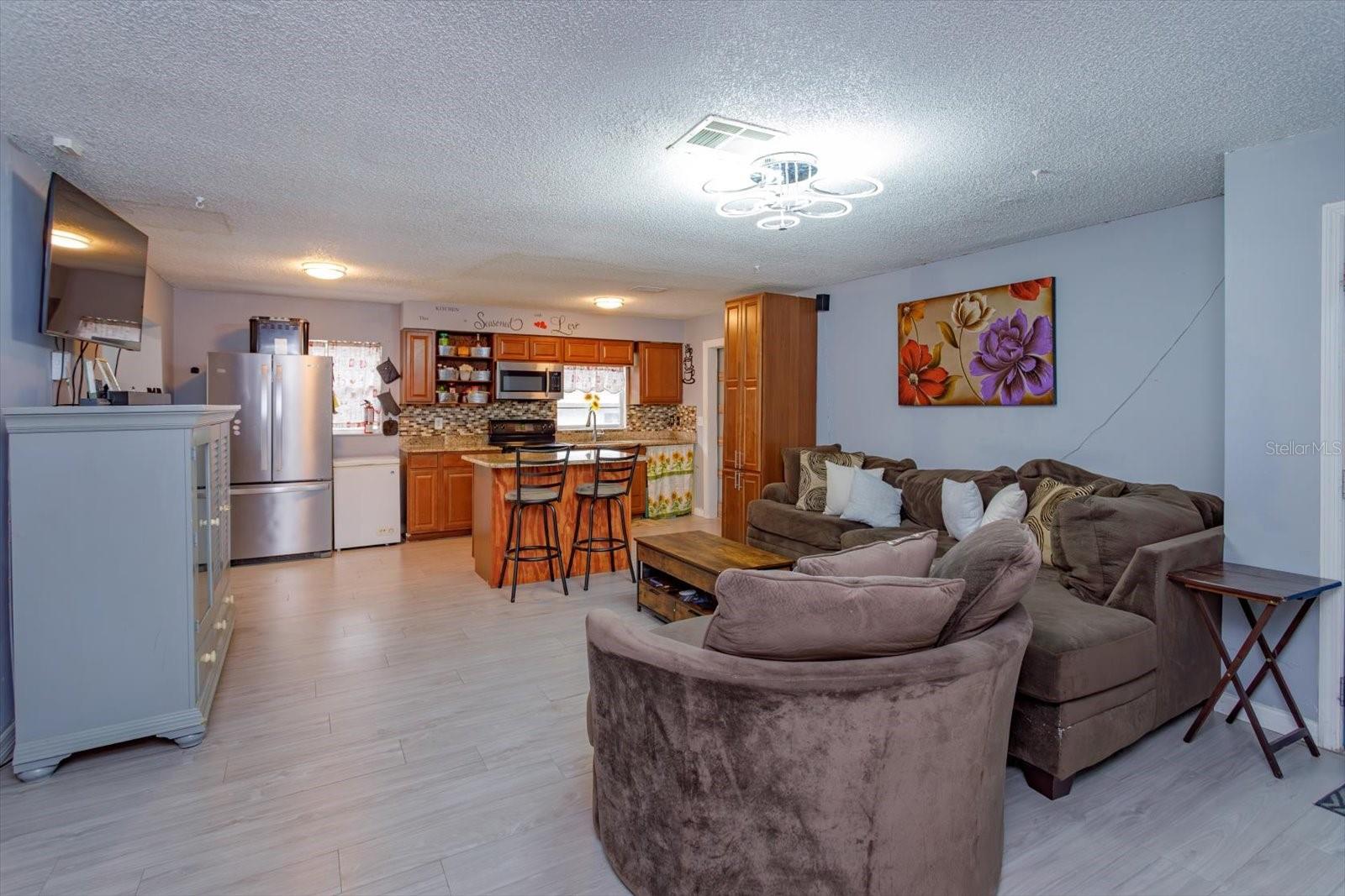 Image 4 of 25 For 3112 Oranole Road