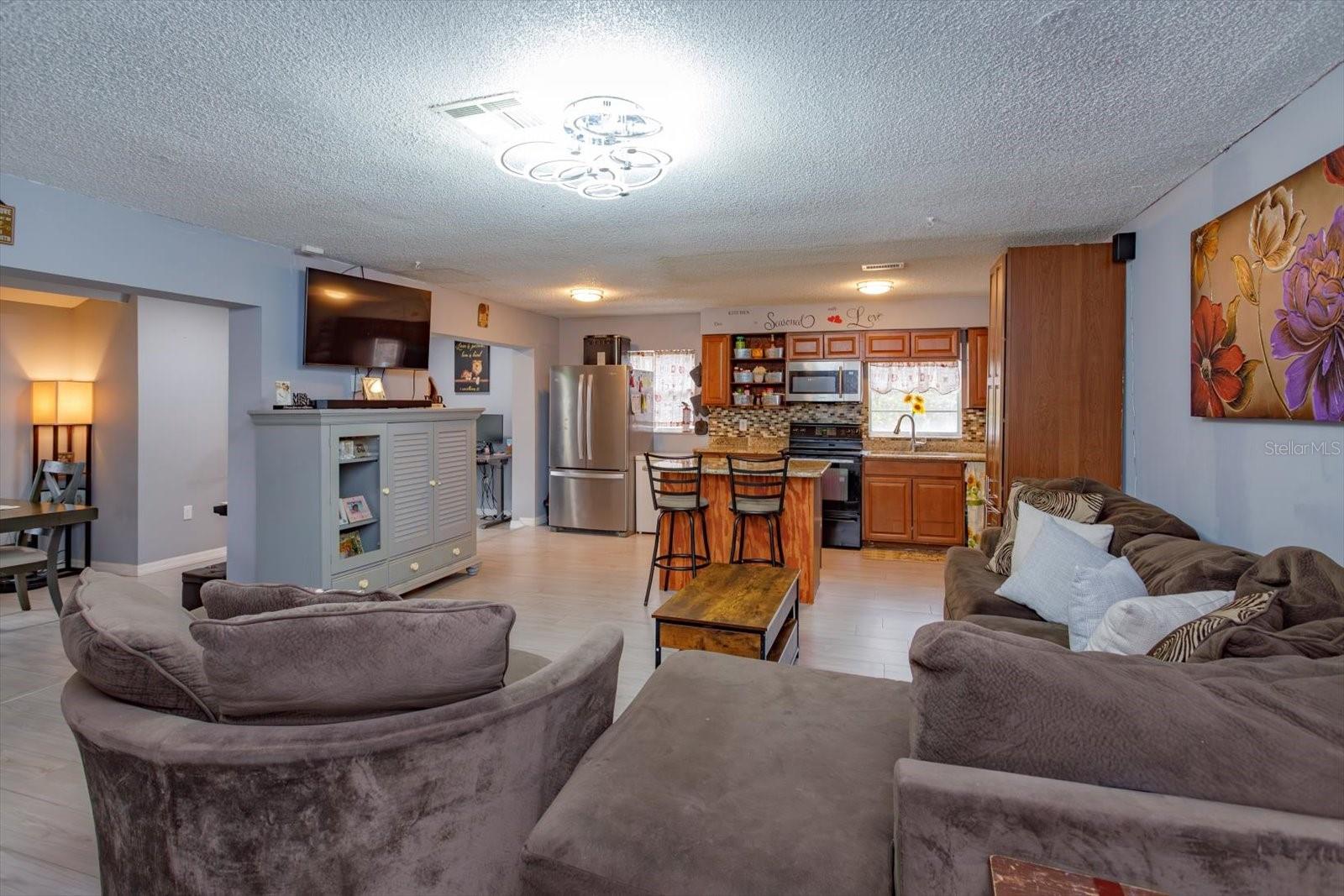 Image 5 of 25 For 3112 Oranole Road