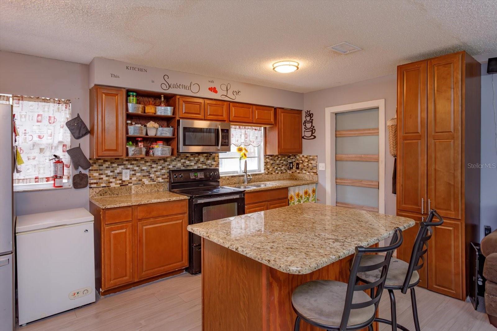 Image 9 of 25 For 3112 Oranole Road