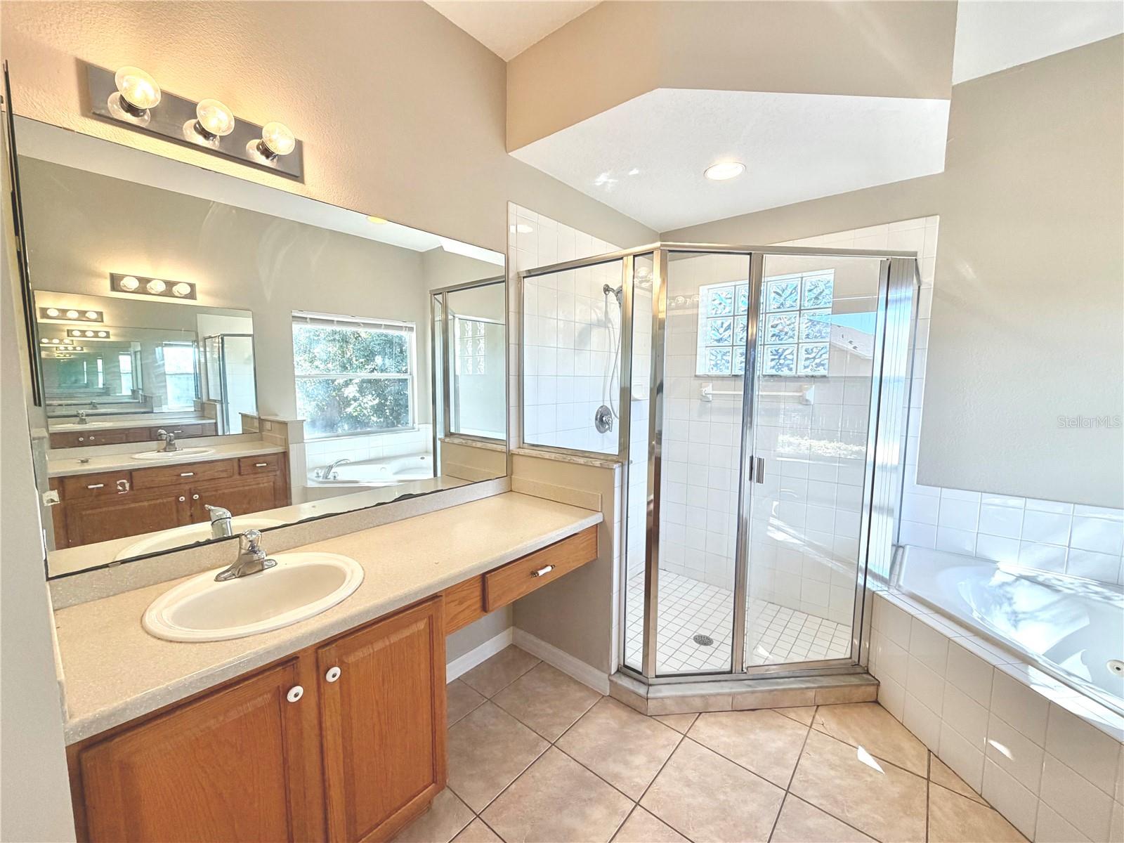 Image 10 of 30 For 1044 Longville Circle