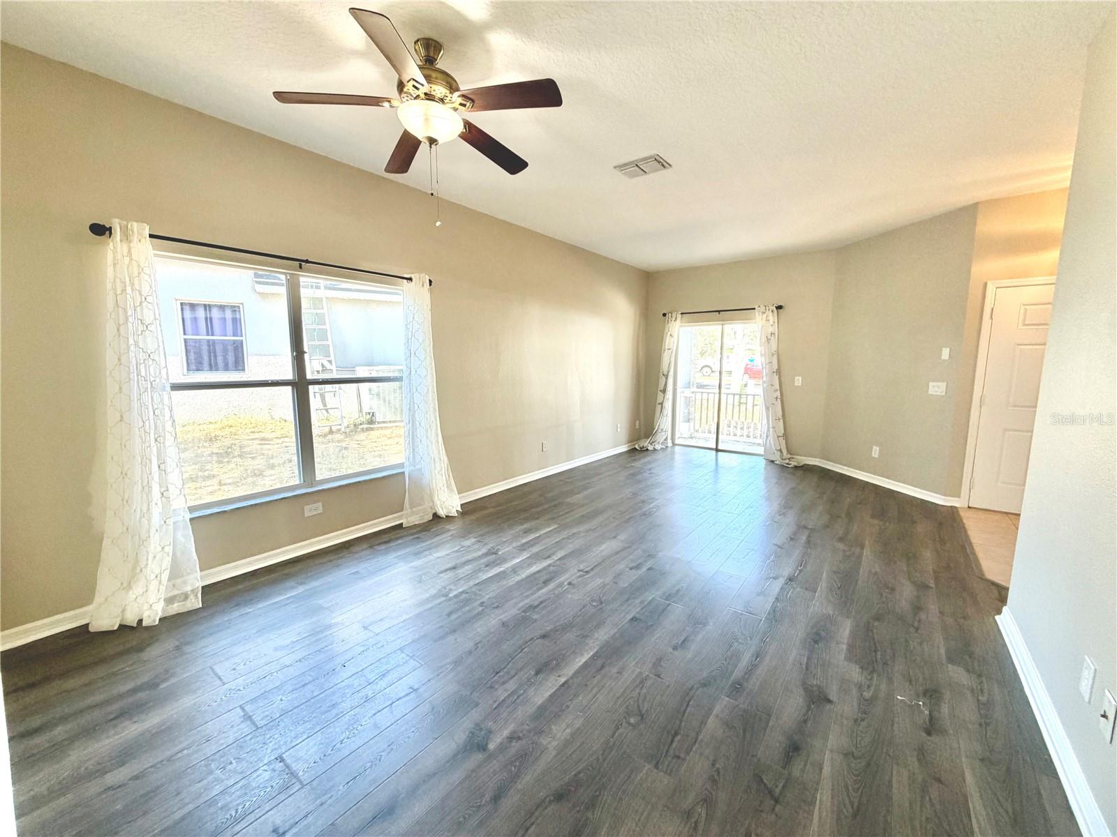 Image 24 of 30 For 1044 Longville Circle