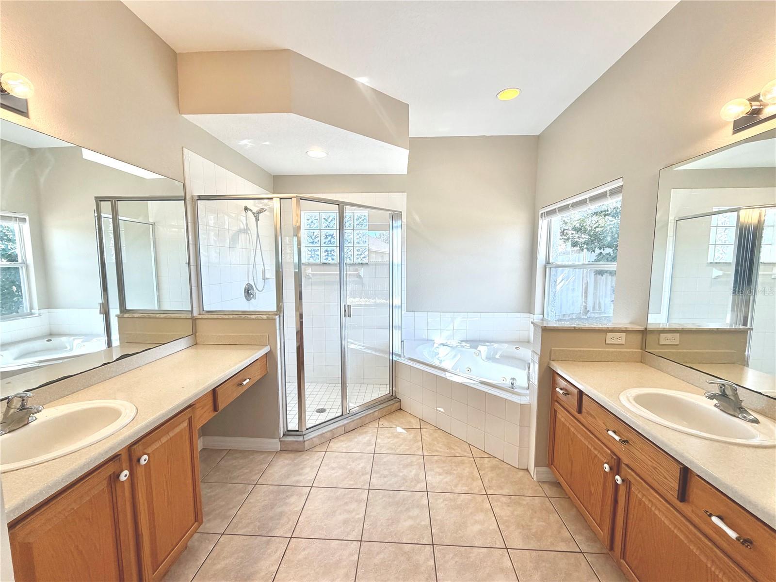 Image 9 of 30 For 1044 Longville Circle