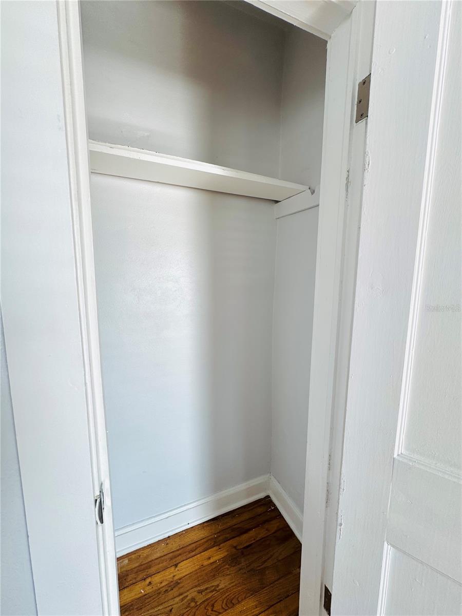 Image 13 of 24 For 113 Avenue C Se