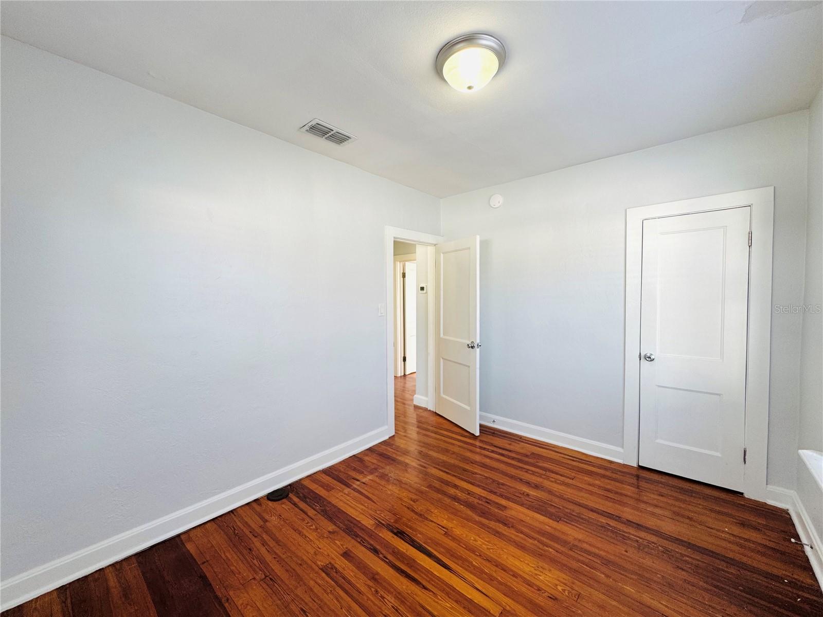 Image 15 of 24 For 113 Avenue C Se