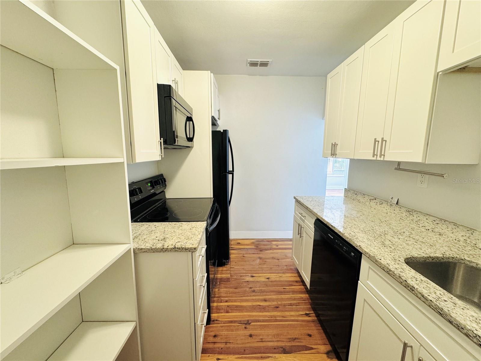 Image 9 of 24 For 113 Avenue C Se