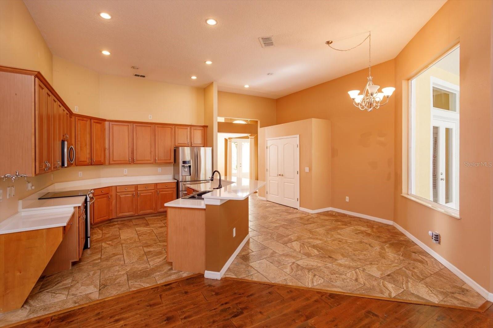 Image 12 of 43 For 3712 Clydebank Court