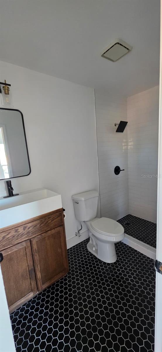 Image 9 of 18 For 6321 Royal Woods Drive