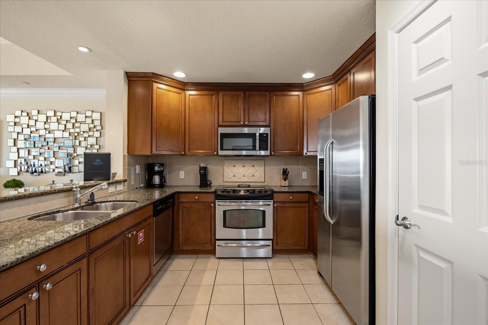 Image 7 of 33 For 1114 Sunset View Circle 402