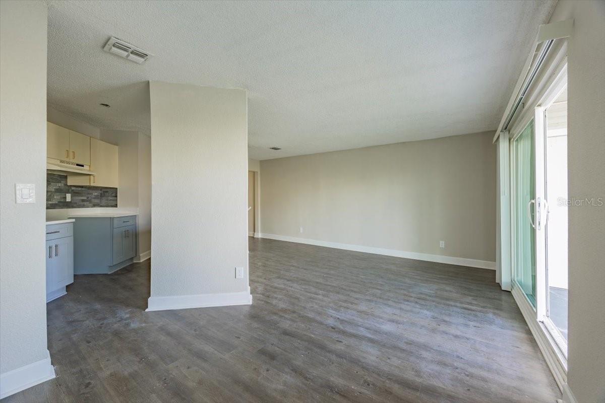 Image 4 of 20 For 2540 Woodgate Boulevard 106