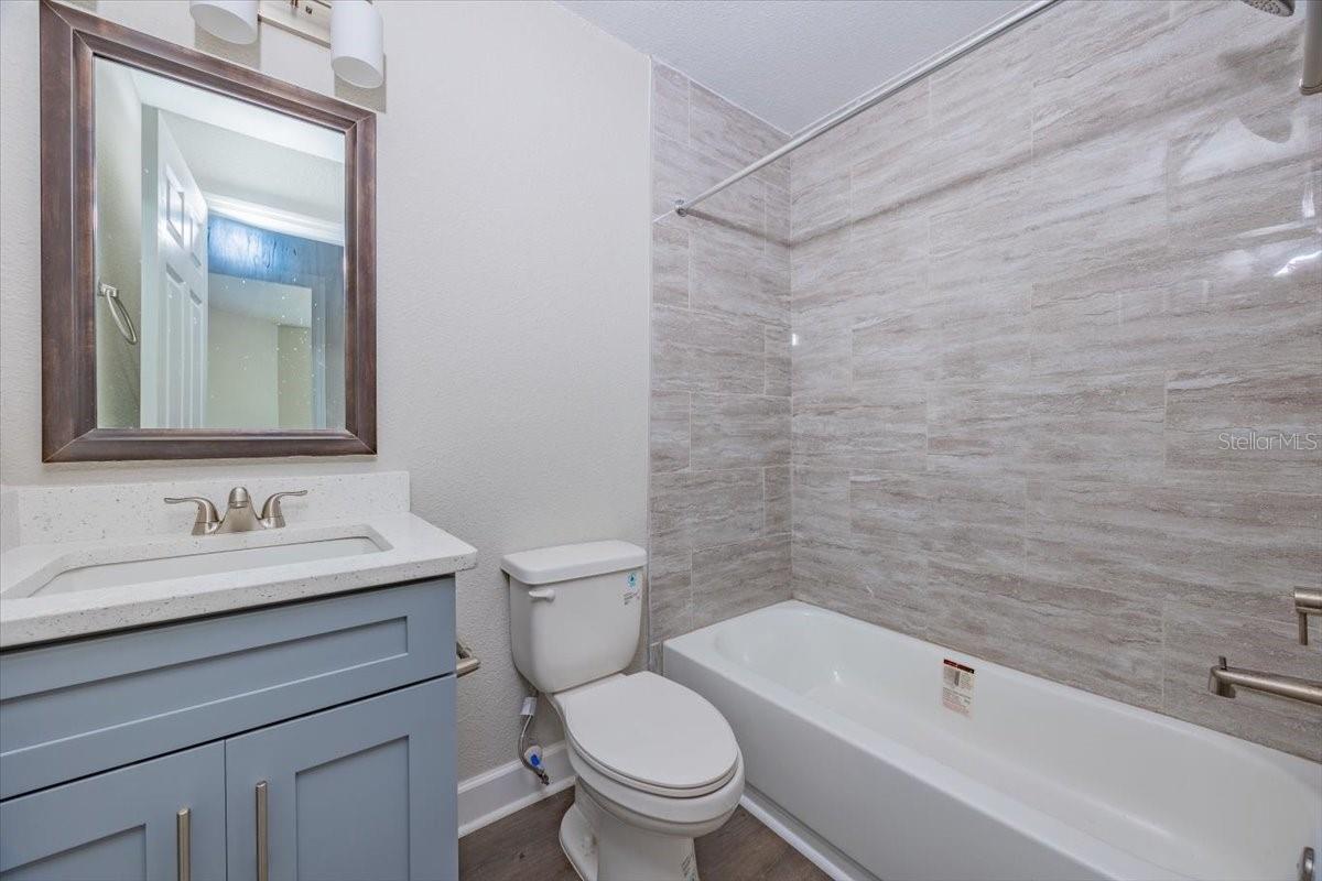 Image 9 of 20 For 2540 Woodgate Boulevard 106