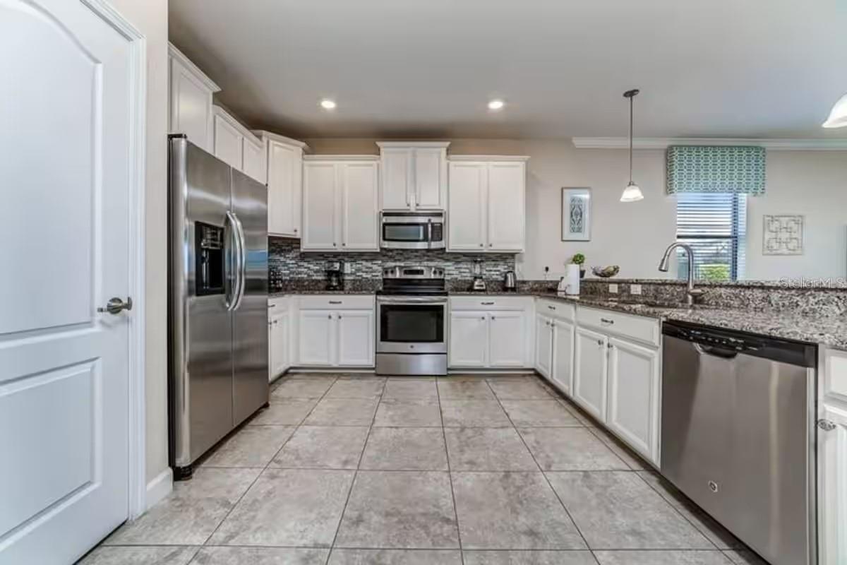 Image 3 of 71 For 9043 Shadow Mountain Street