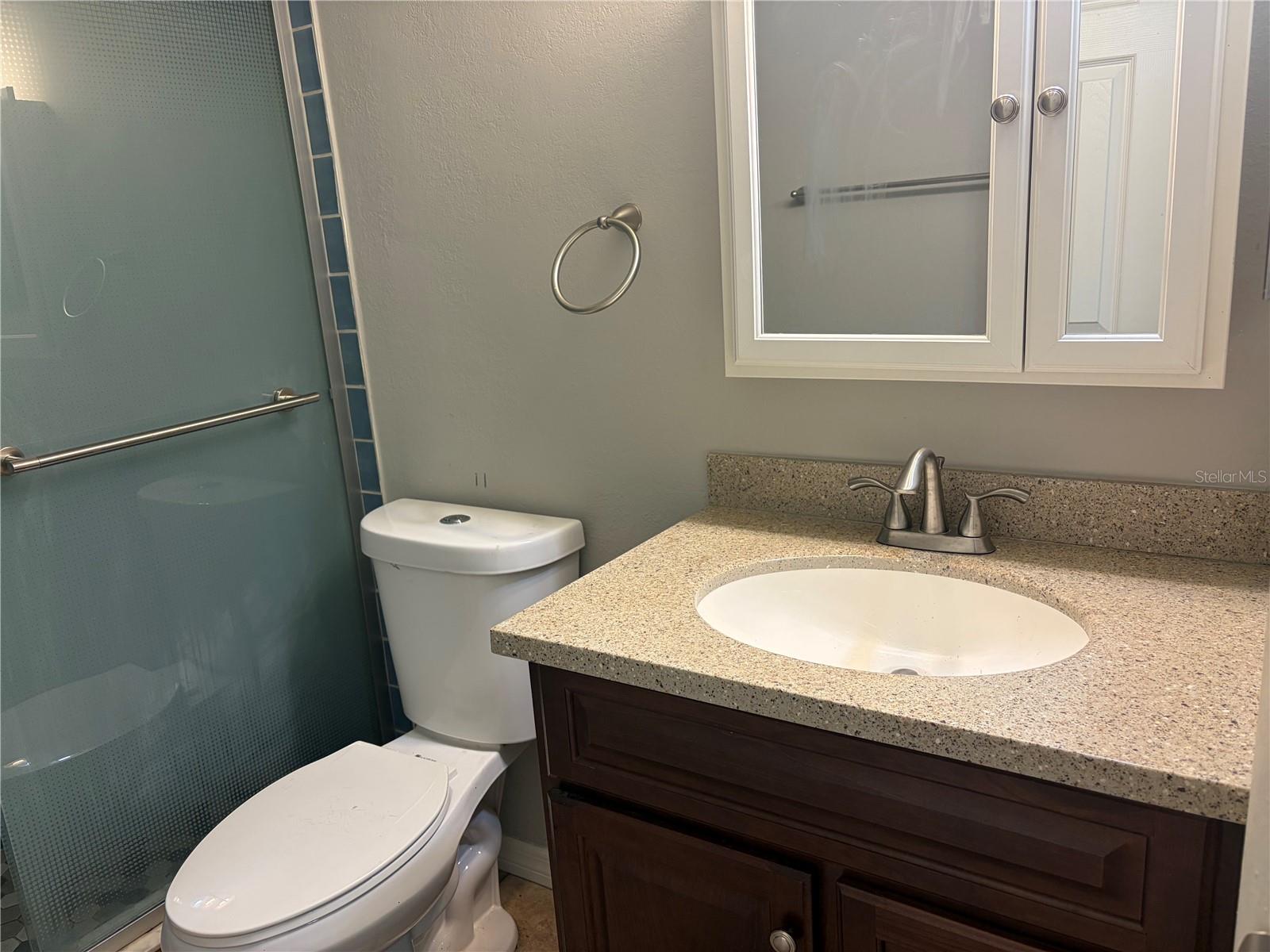 Image 11 of 27 For 910 Lake Destiny Road B