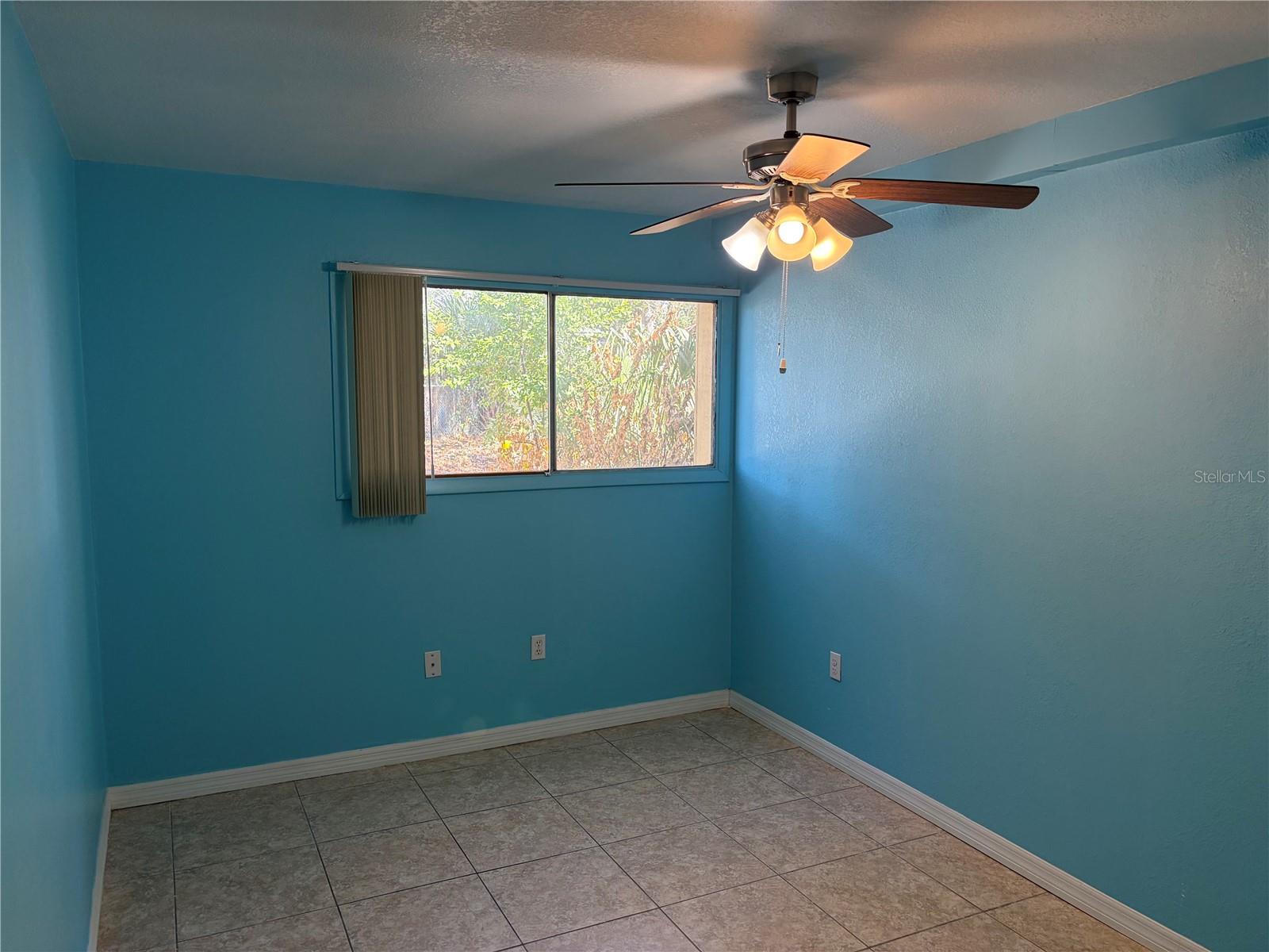 Image 12 of 27 For 910 Lake Destiny Road B