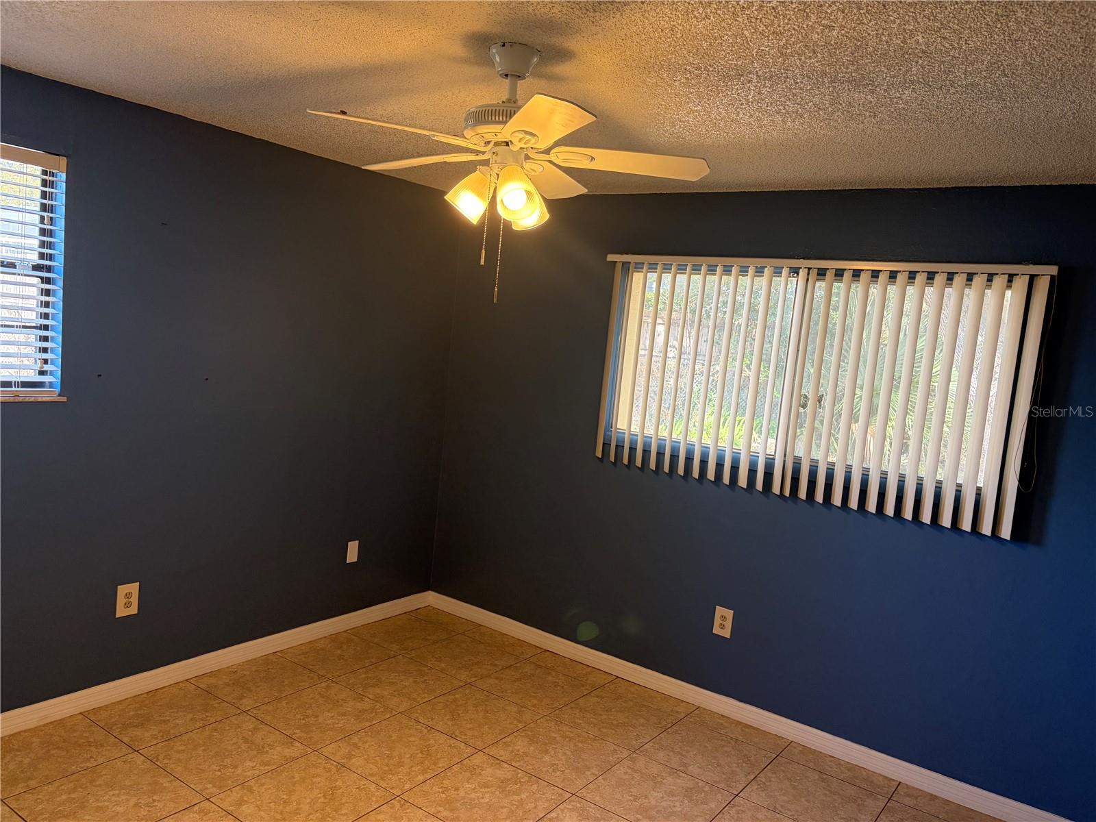 Image 14 of 27 For 910 Lake Destiny Road B